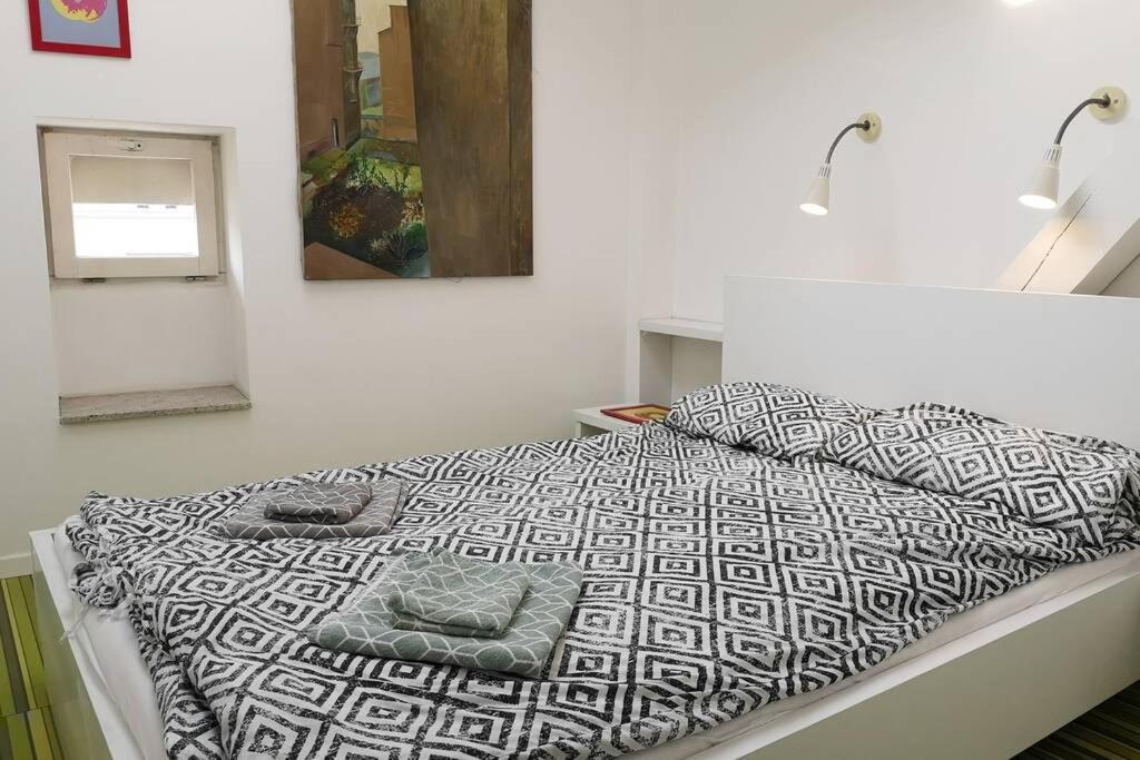 Cupcake 2 Bedroom Loft Apt In Best Location! Krasków Dış mekan fotoğraf